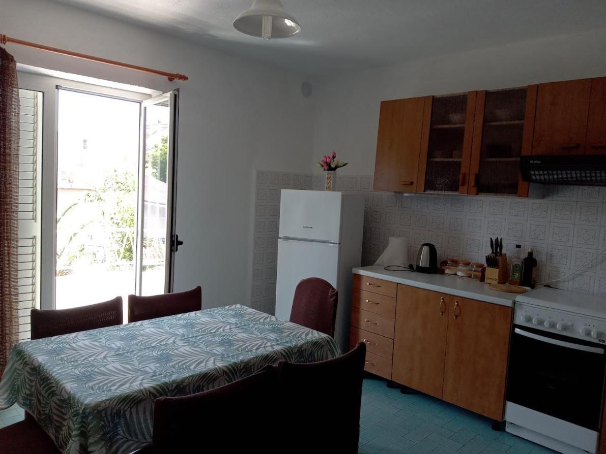 Apartment For 6 In Makarska Centar 외부 사진