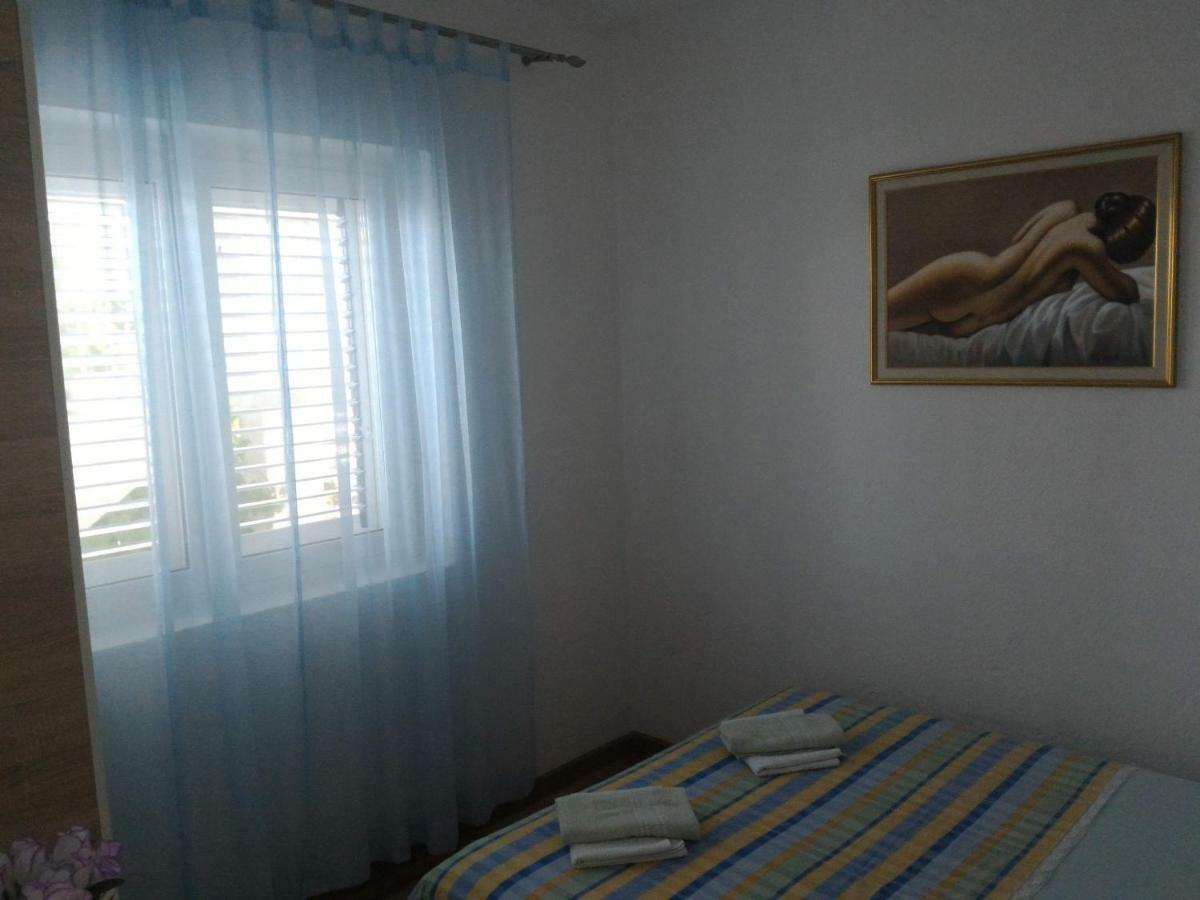 Apartment For 6 In Makarska Centar 외부 사진
