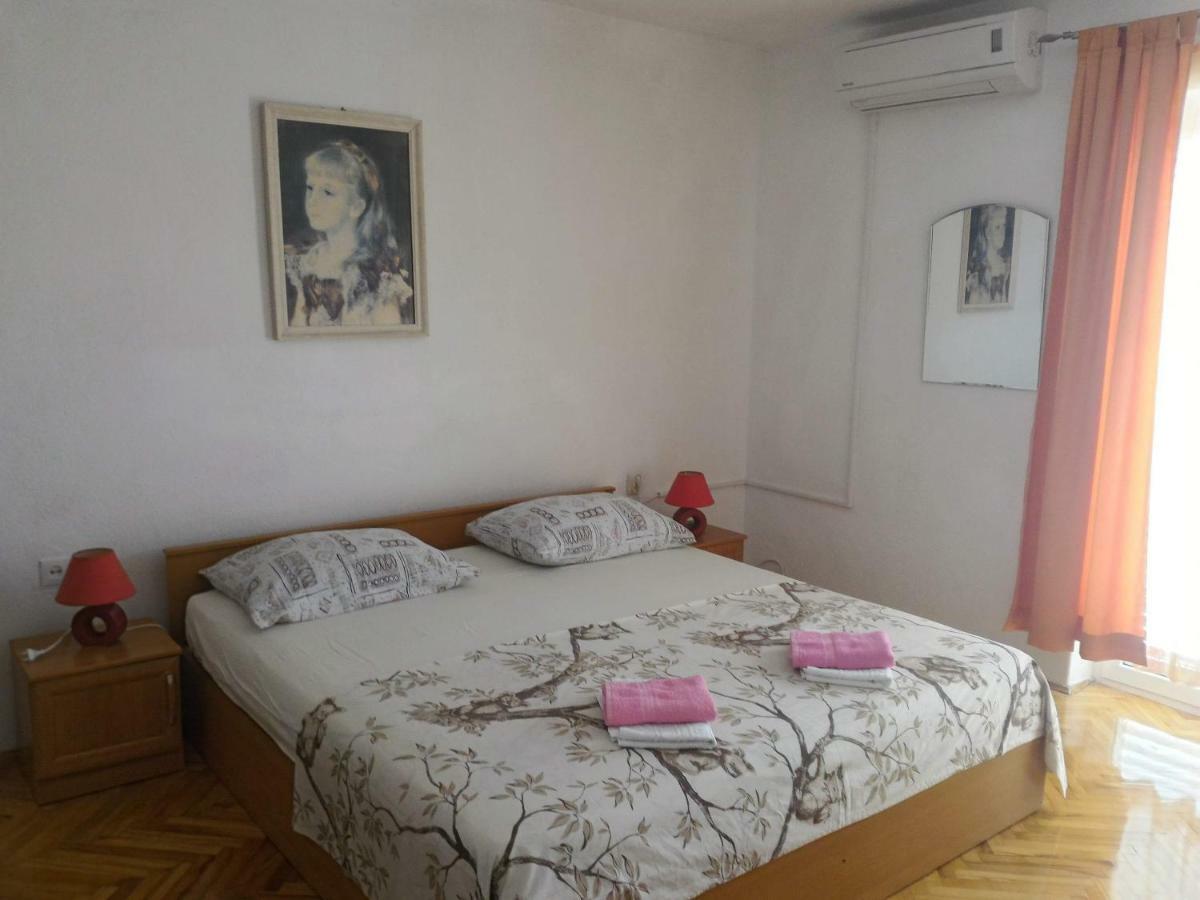 Apartment For 6 In Makarska Centar 외부 사진