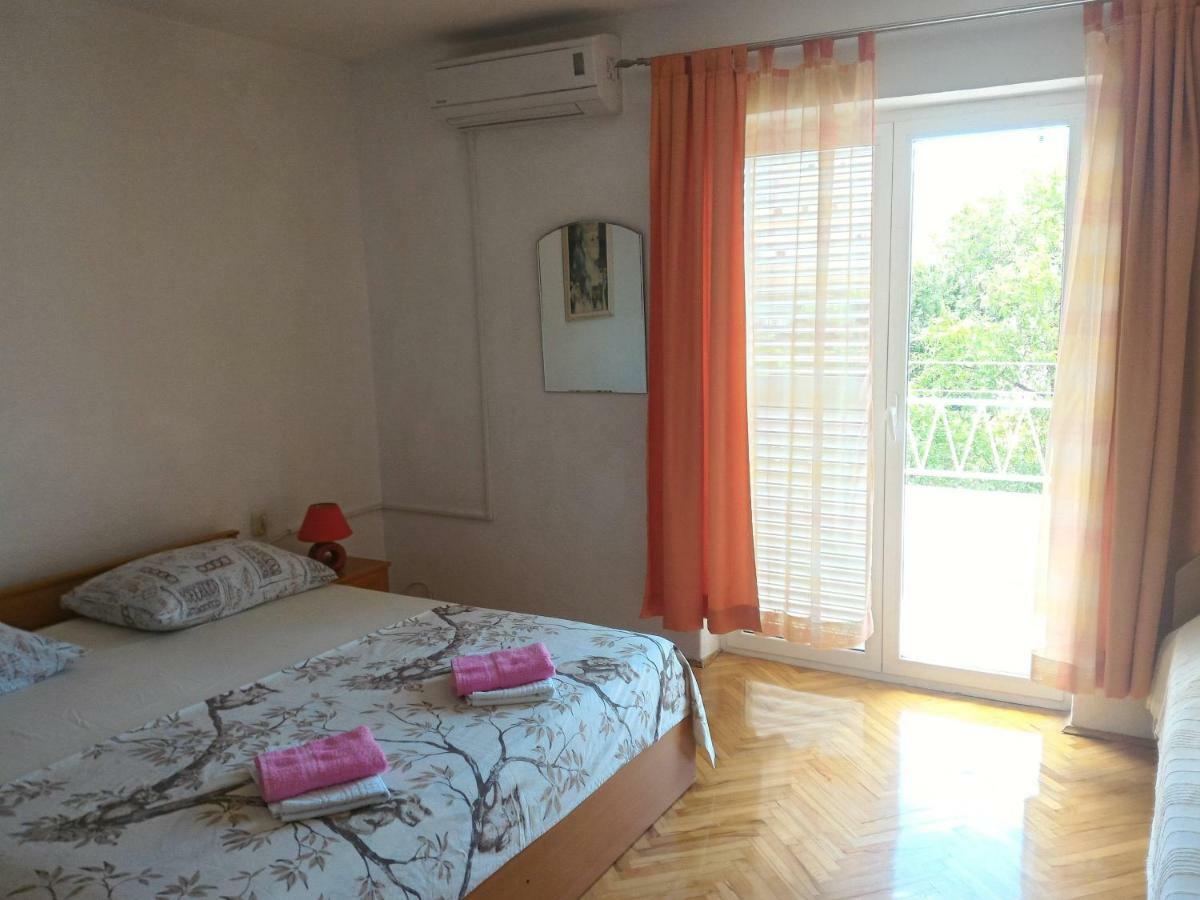 Apartment For 6 In Makarska Centar 외부 사진