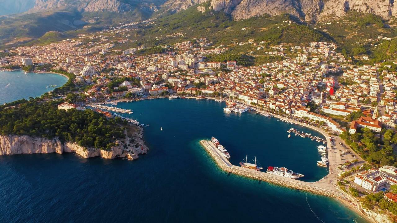 Apartment For 6 In Makarska Centar 외부 사진